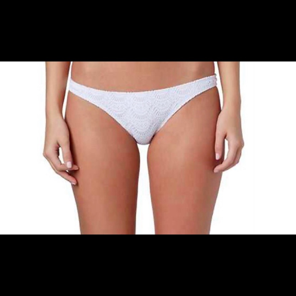 WHITE ROXY CROTCHET SCOOTER CHEEKY BOTTOMS